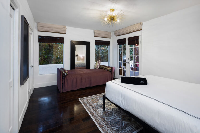 953 N Edinburgh-44