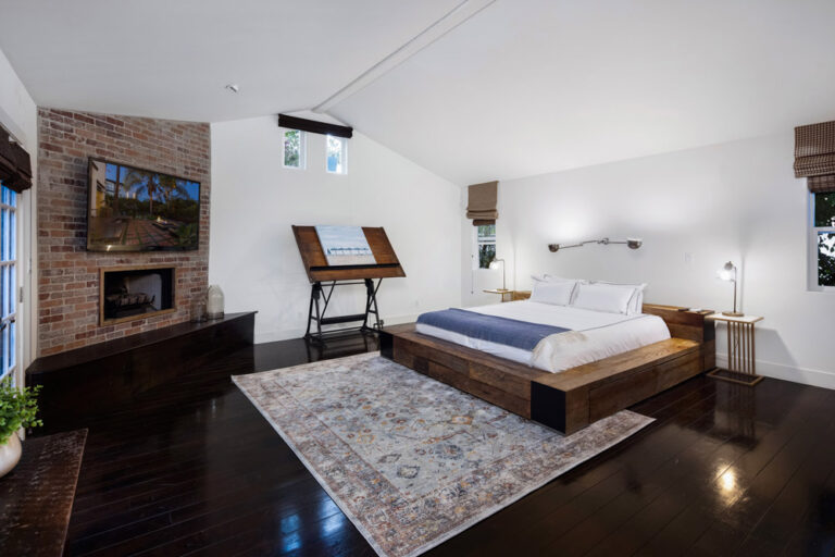 953 N Edinburgh-46