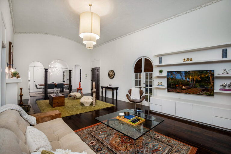 953 N Edinburgh-61