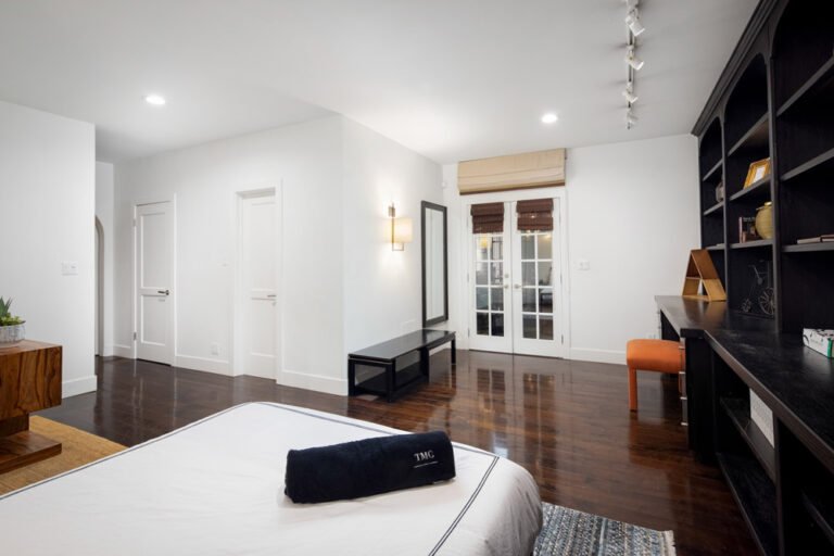 953 N Edinburgh-74