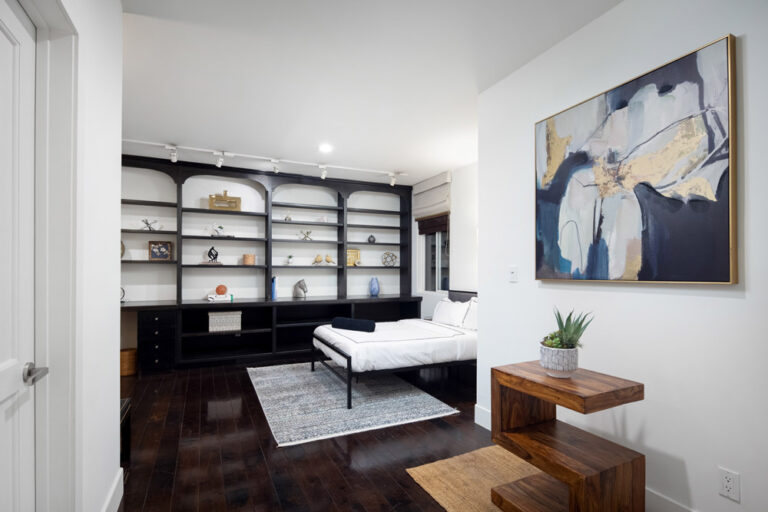 953 N Edinburgh-76